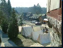 Blick ber die Schmiede zum Lager
